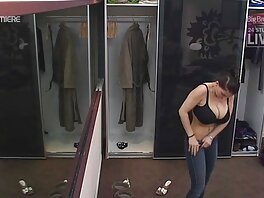 დიდი ძუძუები Vs დიდი მამლის ვიდეო (Ms. Yummy)