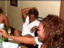 პირველი კლასის MILF აკეთებს რასაც მას სთხოვენ ვიდეო (Puma Swede)