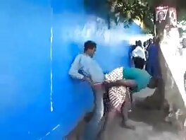 ადრიანა ჩეჩიკი ებრძვის მონსტრს